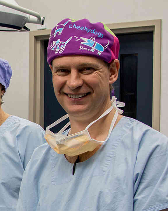 Dr Tim Henderson